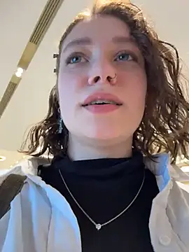 Snapshot of lucy-joy chatting on 09.29.25 lucy-joy online show from 09.29.25