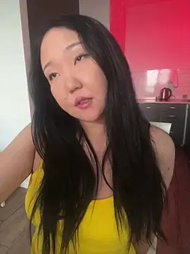 Snapshot of tammy_gun chatting on 12.16.25 tammy gun online show from 12.16.25