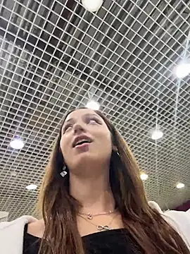 DollyTall online show from 04.09.26