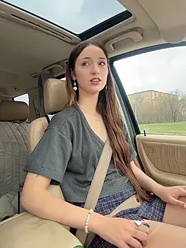 DollyTall online show from 04.15.26