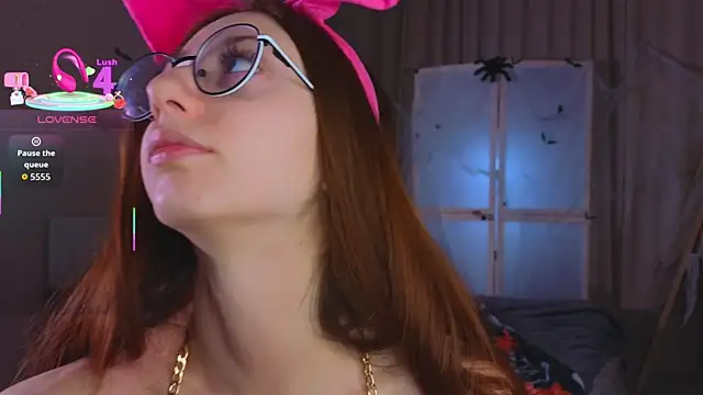 AvrilLeMell online show from 10.27.25