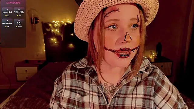 NaomiRey1 online show from 10.31.25