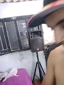 Snapshot of miroqui143 chatting on 10.10.25 miroqui143 online show from 10.10.25