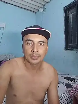 Snapshot of miroqui143 chatting on 10.13.25 miroqui143 online show from 10.13.25