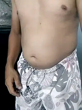 Snapshot of miroqui143 chatting on 11.12.25 miroqui143 online show from 11.12.25