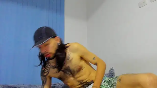 Snapshot of Theferxxo_12 chatting on 10.27.25 Theferxxo 12 online show from 10.27.25