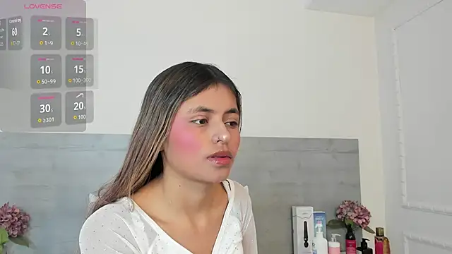 Snapshot of sunnyWhitee chatting on 04.22.26 sunnyWhitee online show from 04.22.26