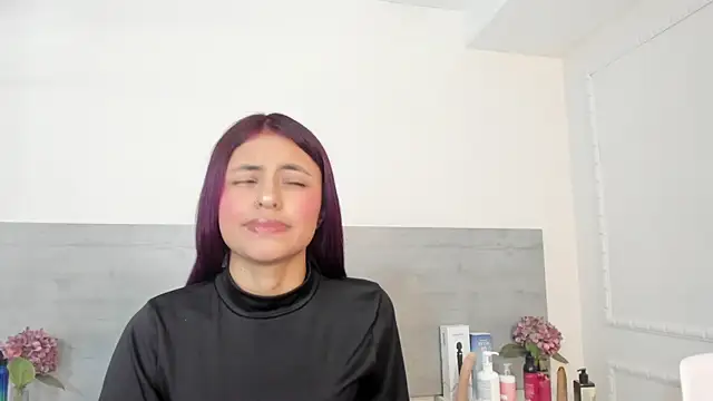 Snapshot of sunnyWhitee chatting on 04.27.26 sunnyWhitee online show from 04.27.26