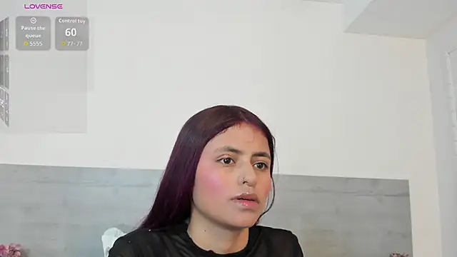 Snapshot of sunnyWhitee chatting on 04.28.26 sunnyWhitee online show from 04.28.26