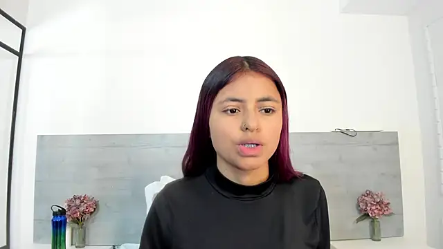 Snapshot of sunnyWhitee chatting on 06.01.26 sunnyWhitee online show from 06.01.26