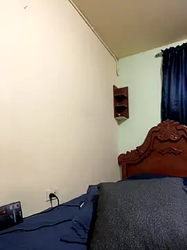 Snapshot of MaxDell chatting on 09.13.25 MaxDell online show from 09.13.25