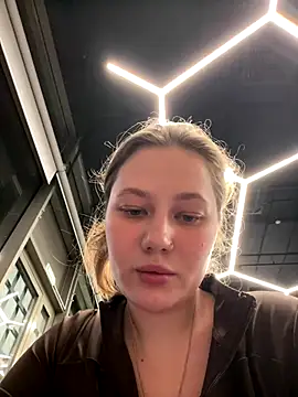 Snapshot of MikotoMisaka chatting on 12.17.25 MikotoMisaka online show from 12.17.25