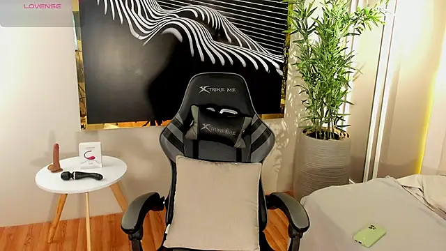 Skyyle  online show from 11.26.25