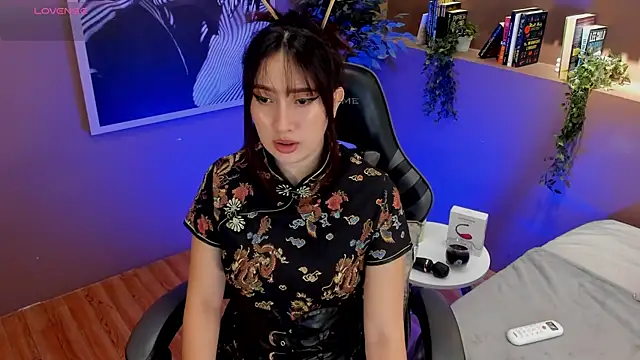 Skyyle  online show from 04.04.26