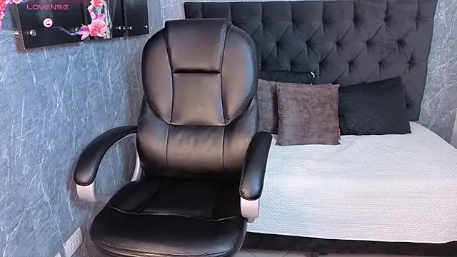 eileen  hills online show from 09.27.25