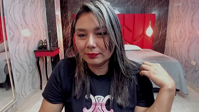 LatinaHoleQueen online show from 03.10.26