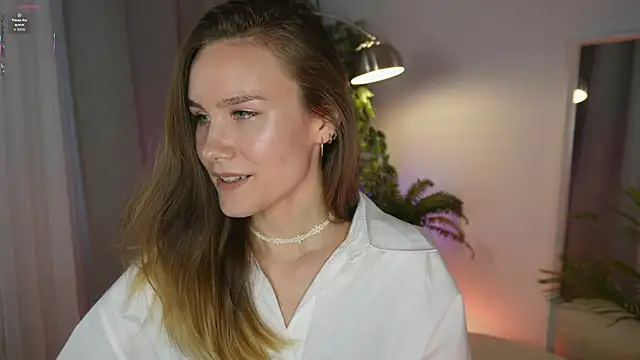 Snapshot of _Clare_Florence_ chatting on 10.10.25  Clare Florence  online show from 10.10.25