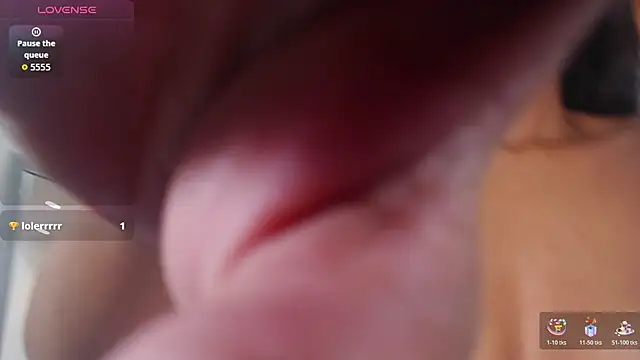 Snapshot of adarosex chatting on 12.13.25 adarosex online show from 12.13.25