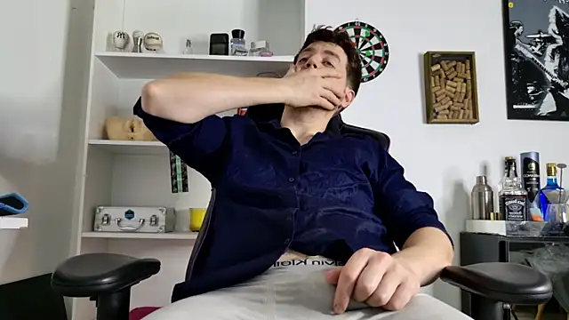 aaron nvk online show from 11.04.25