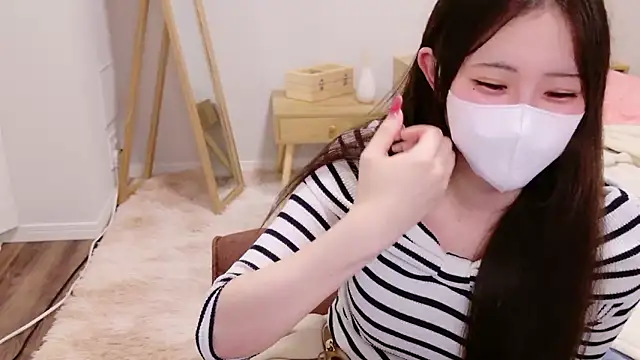 Snapshot of MOEMOE-Q chatting on 09.09.25 MOEMOE-Q online show from 09.09.25