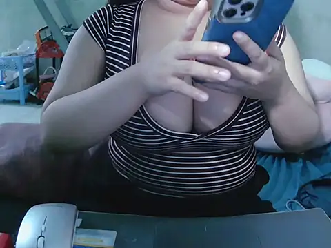 Snapshot of Lily3322 chatting on 03.19.26 Lily3322 online show from 03.19.26