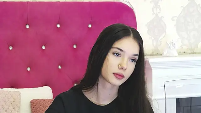 Snapshot of AlexisDevine chatting on 01.13.26 AlexisDevine online show from 01.13.26