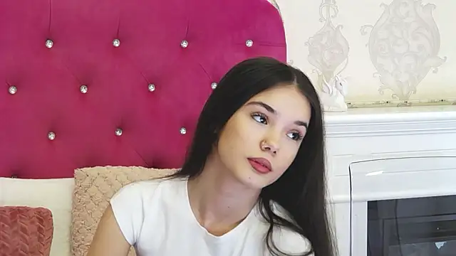 Snapshot of AlexisDevine chatting on 01.16.26 AlexisDevine online show from 01.16.26