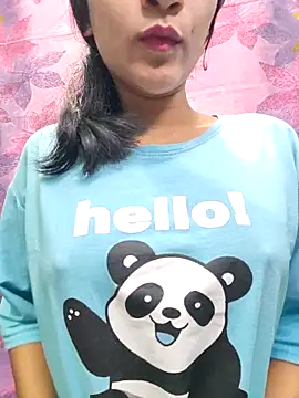 Snapshot of MariaEva69 chatting on 12.15.25 MariaEva69 online show from 12.15.25