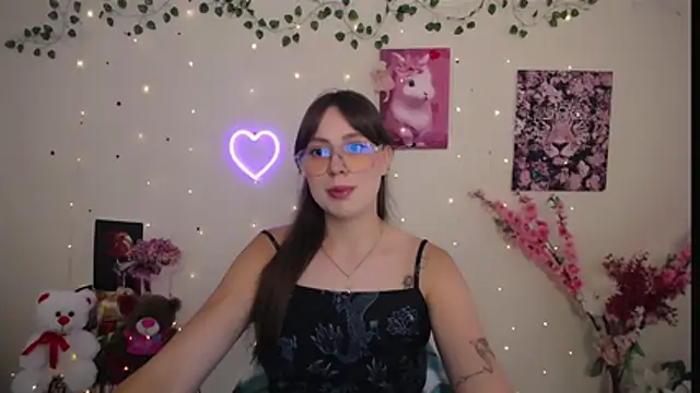 Snapshot of Amanda_Bright_ chatting on 07.04.26 Amanda Bright online show from 07.04.26