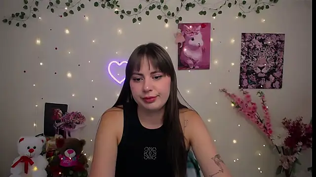 Snapshot of Amanda_Bright_ chatting on 07.18.26 Amanda Bright online show from 07.18.26