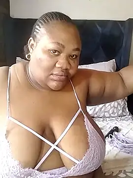 Snapshot of SeductionBoobs chatting on 10.17.25 SeductionBoobs online show from 10.17.25