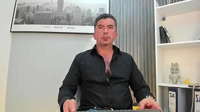 Snapshot of JuanKFit_45 chatting on 07.12.26 JuanKFit 45 online show from 07.12.26