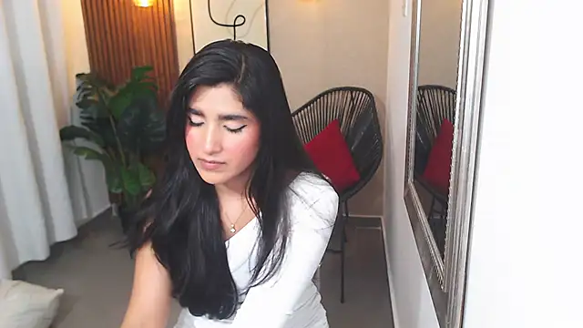 Snapshot of Lia_Mar_ chatting on 04.23.26 Lia Mar online show from 04.23.26