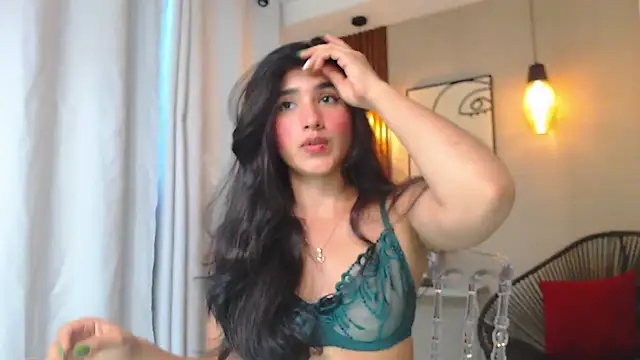 Snapshot of Lia_Mar_ chatting on 05.19.26 Lia Mar online show from 05.19.26