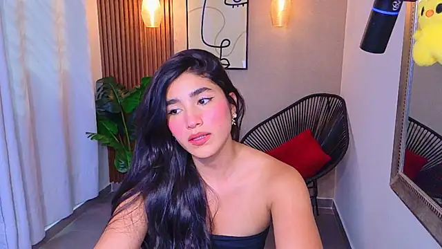 Snapshot of Lia_Mar_ chatting on 05.28.26 Lia Mar online show from 05.28.26