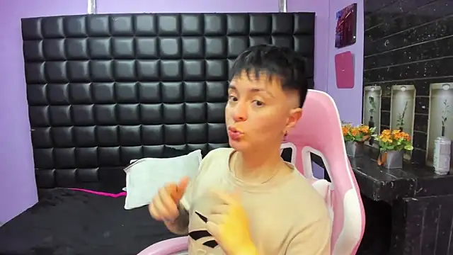  Hannah Hot online show from 11.20.25