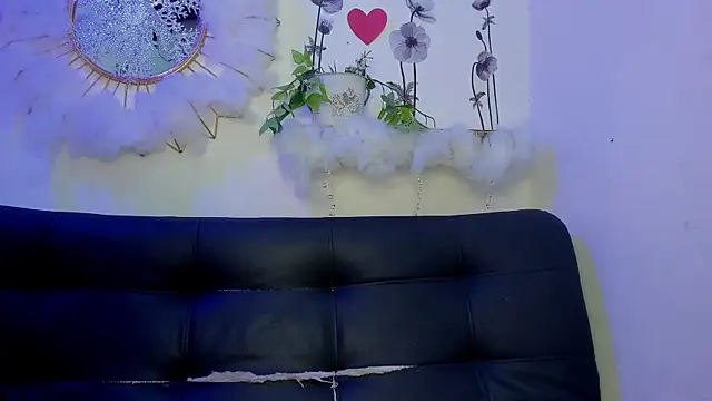 IsauraMontiel online show from 12.19.25