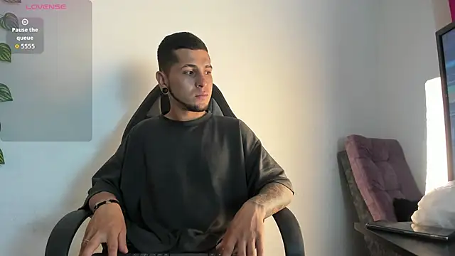 raven smith  online show from 02.03.26