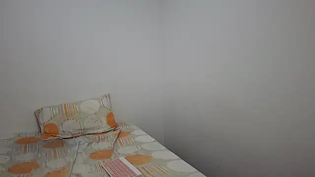 Snapshot of kayleesims_ chatting on 11.28.25 kayleesims online show from 11.28.25