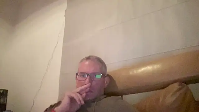 Snapshot of choupipat1 chatting on 09.24.25 choupipat1 online show from 09.24.25