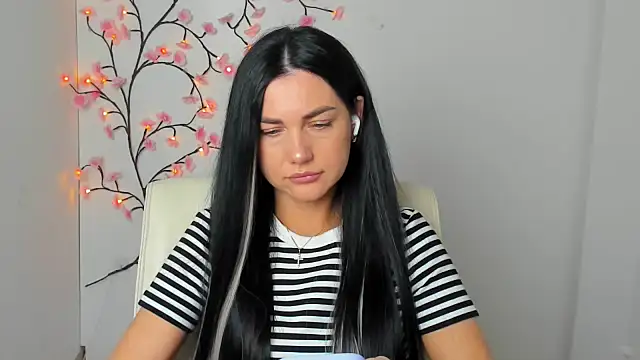 Snapshot of Lune_Moon chatting on 05.21.26 Lune Moon online show from 05.21.26