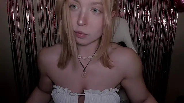 Snapshot of VanillaLivitski chatting on 09.08.25 VanillaLivitski online show from 09.08.25