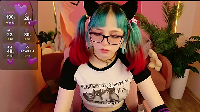 Snapshot of CoralineYoung chatting on 11.02.25 CoralineYoung online show from 11.02.25