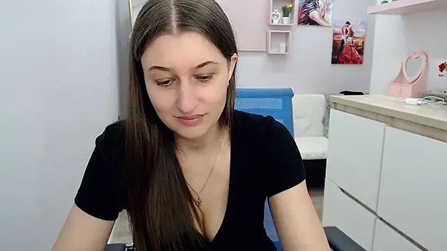 Snapshot of muriel_elvin chatting on 09.15.25 muriel elvin online show from 09.15.25