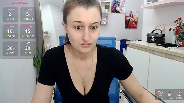 Snapshot of muriel_elvin chatting on 10.20.25 muriel elvin online show from 10.20.25