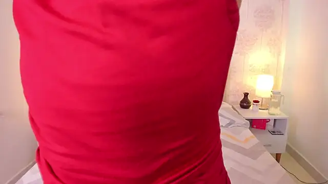 ShaynaHosk online show from 02.04.26