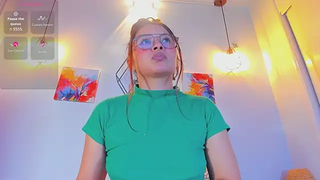 Karlaliones69 online show from 04.18.26