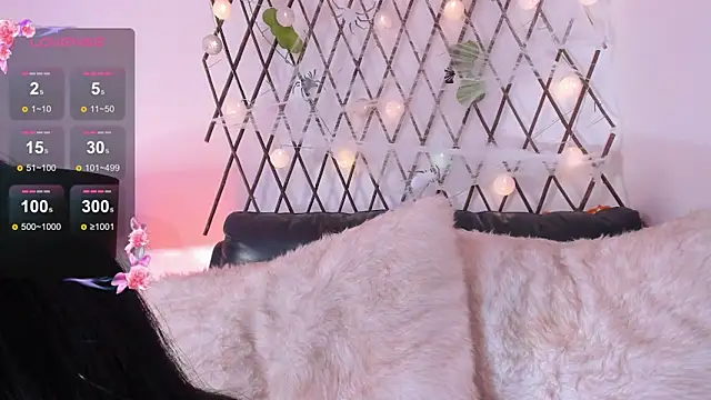 Snapshot of Hadid_Jimenez_ chatting on 10.30.25 Hadid Jimenez online show from 10.30.25