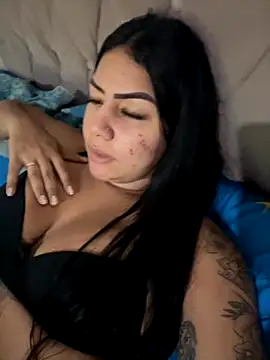 Snapshot of julianamascarada chatting on 10.11.25 julianamascarada online show from 10.11.25