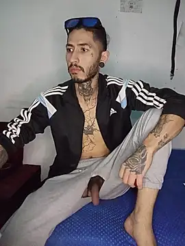 Snapshot of Tattoboy19cm chatting on 07.19.26 Tattoboy19cm online show from 07.19.26